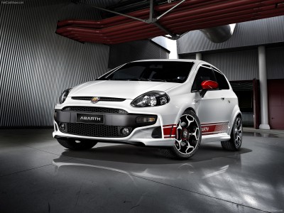 Fiat-Punto_Evo_Abarth_2011_1600x1200_wallpaper_01.jpg